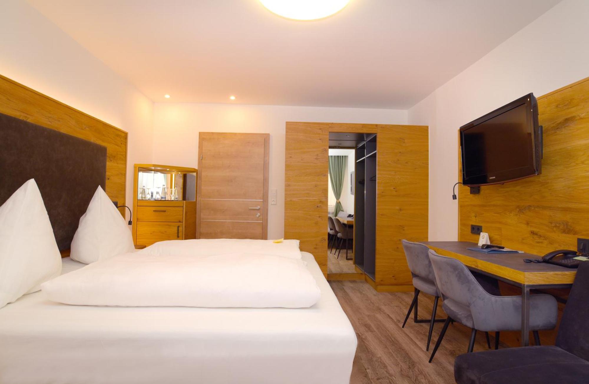 Hotel Gasthof Krone Spalt Eksteriør bilde